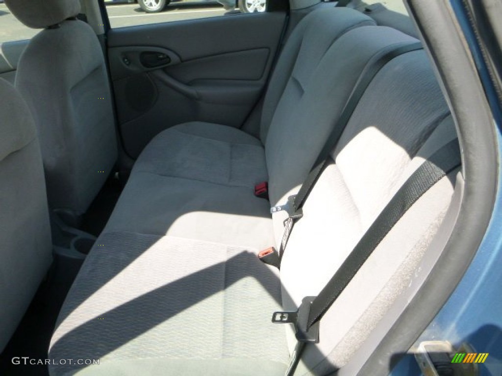 Medium Graphite Grey Interior 2001 Ford Focus SE Sedan Photo #80147861