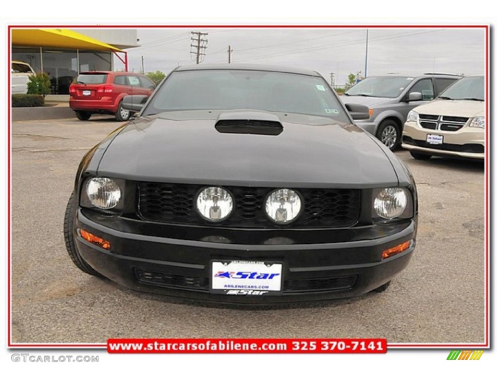 2007 Mustang V6 Deluxe Coupe - Black / Dark Charcoal photo #9