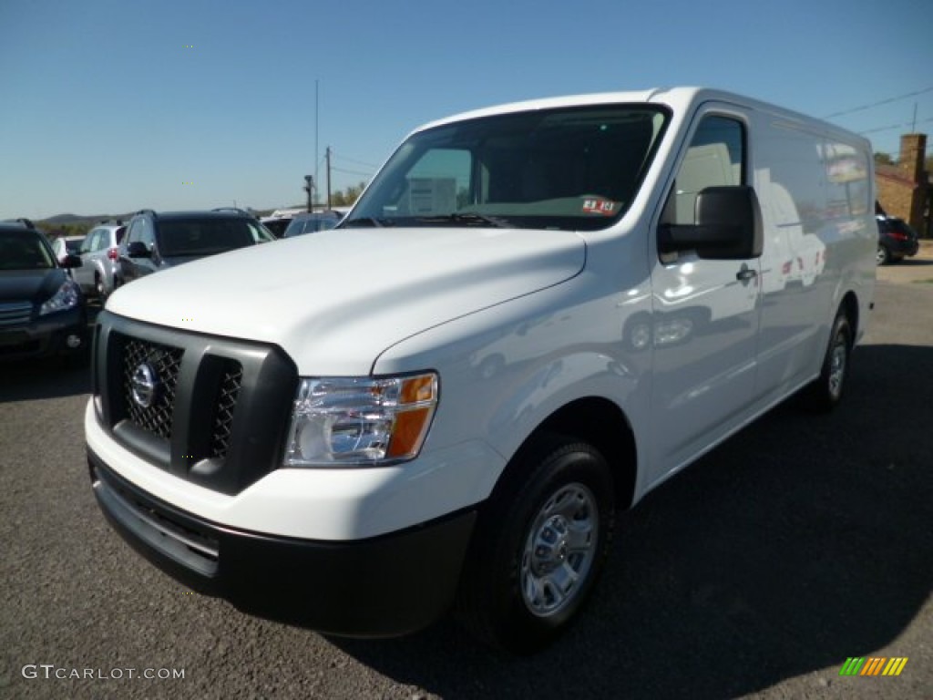 2013 NV 2500 HD S - Glacier White / Gray photo #3