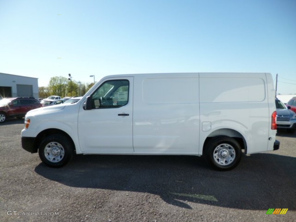 2013 NV 2500 HD S - Glacier White / Gray photo #4