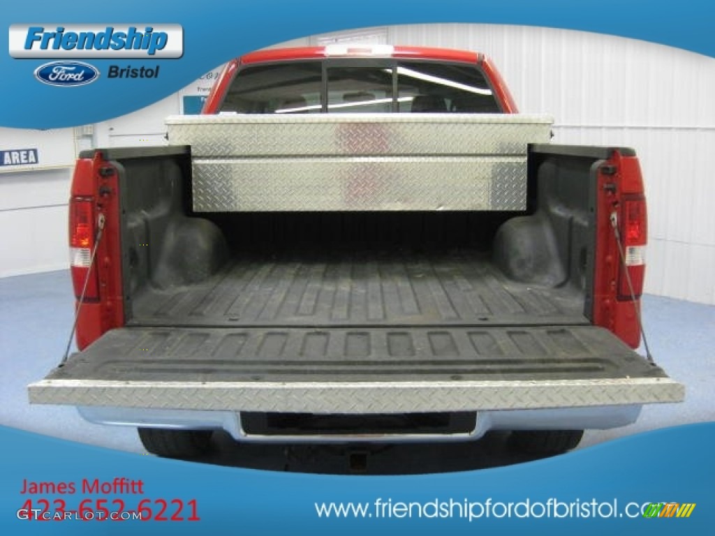 2005 F150 XLT SuperCrew 4x4 - Bright Red / Medium Flint/Dark Flint Grey photo #5