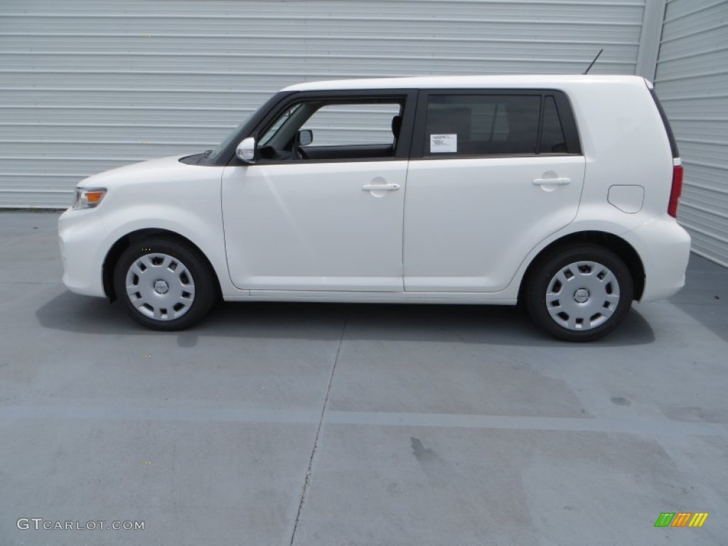 Super White 2013 Scion xB Standard xB Model Exterior Photo #80158626