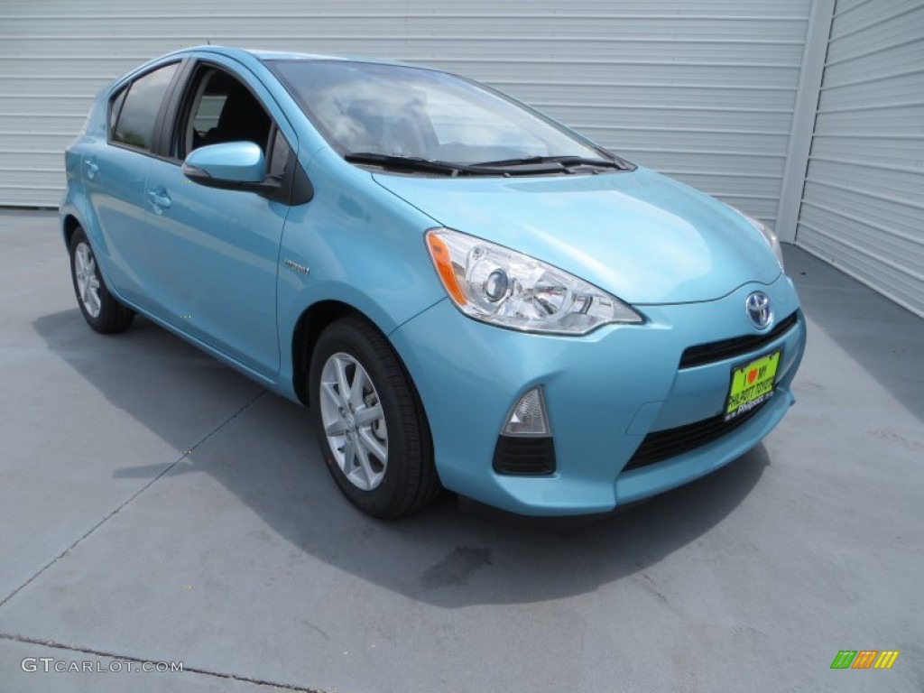 Summer Rain Metallic Toyota Prius c