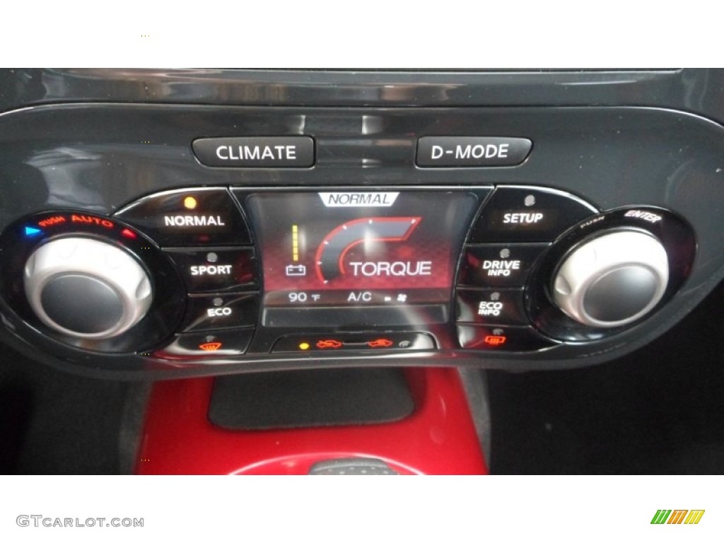 2011 Nissan Juke SV Controls Photo #80161591