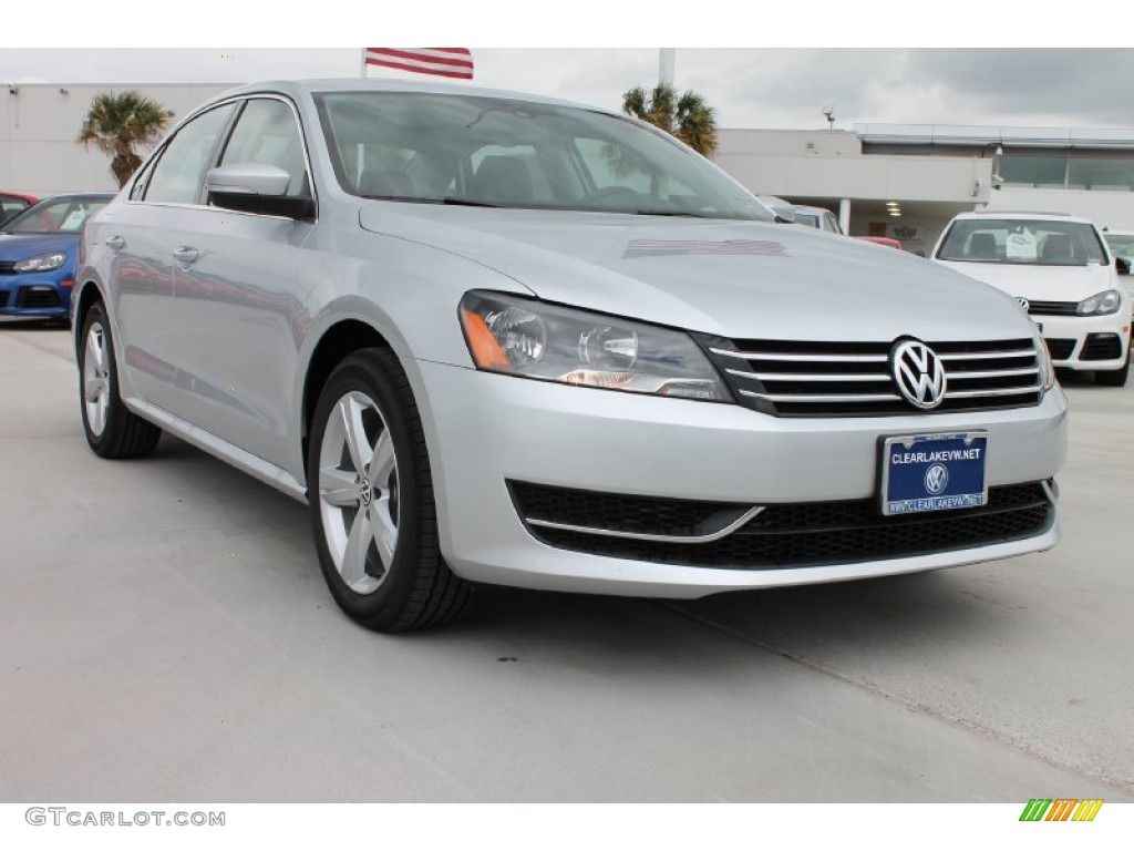 Reflex Silver Metallic Volkswagen Passat
