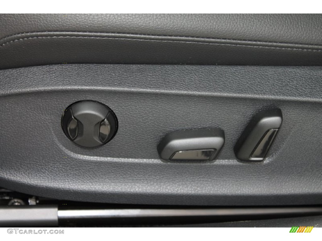 2013 Passat 2.5L SE - Reflex Silver Metallic / Titan Black photo #14