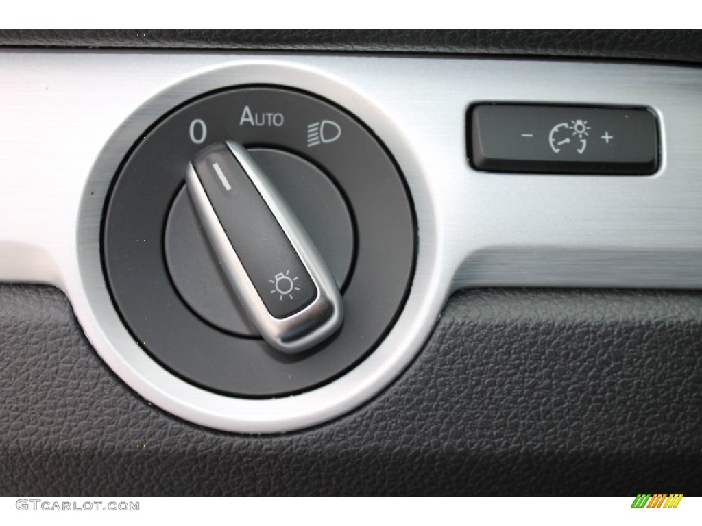 2013 Passat 2.5L SE - Reflex Silver Metallic / Titan Black photo #26