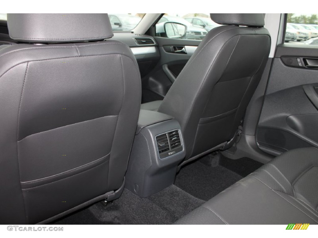 2013 Passat 2.5L SE - Reflex Silver Metallic / Titan Black photo #28