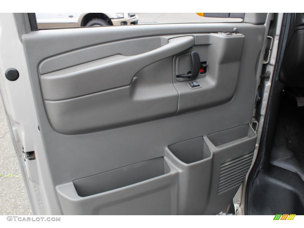 2007 Savana Van 2500 Cargo - Silver Birch Metallic / Medium Pewter photo #12