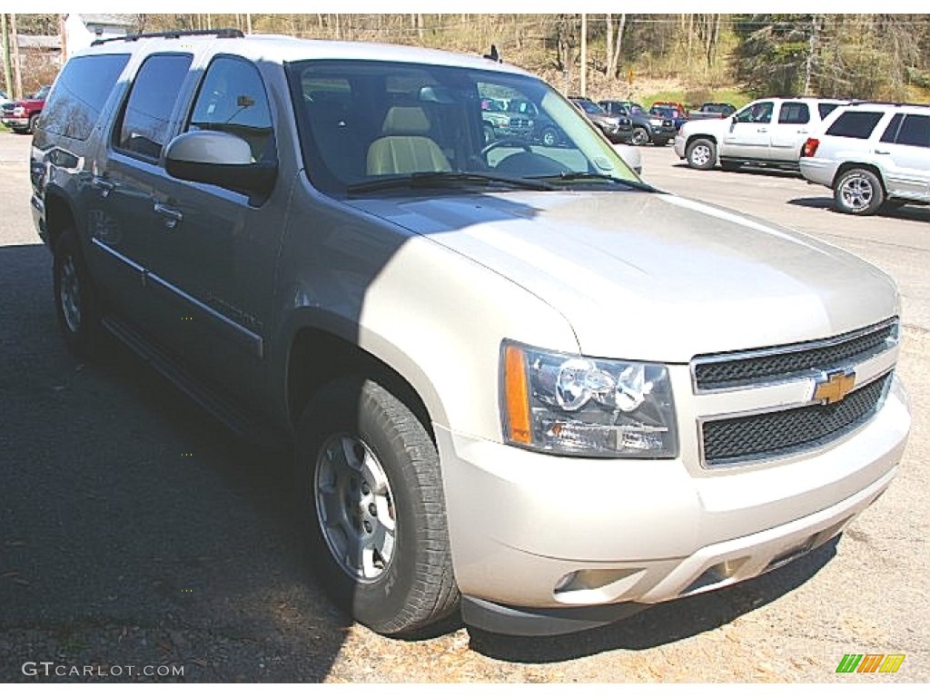 2007 Suburban 1500 LT 4x4 - Silver Birch Metallic / Light Cashmere/Ebony photo #15