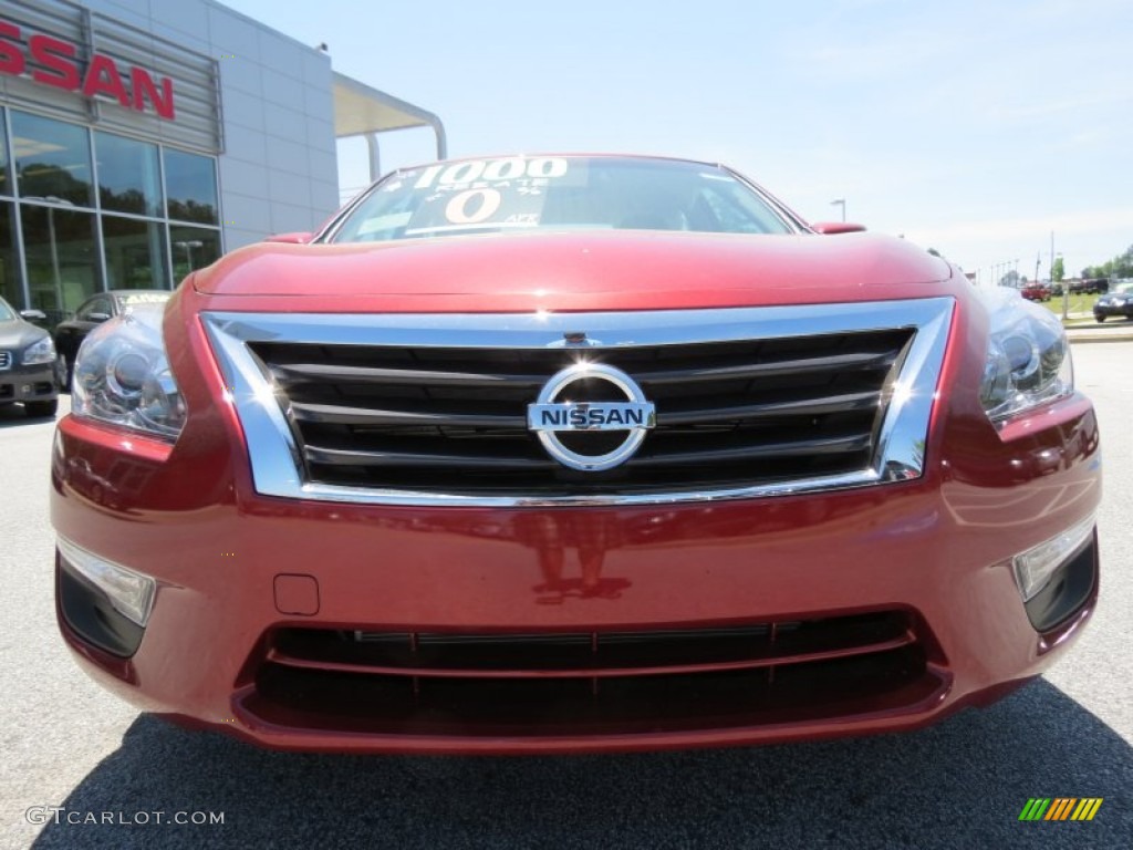 2013 Altima 2.5 S - Cayenne Red / Charcoal photo #8