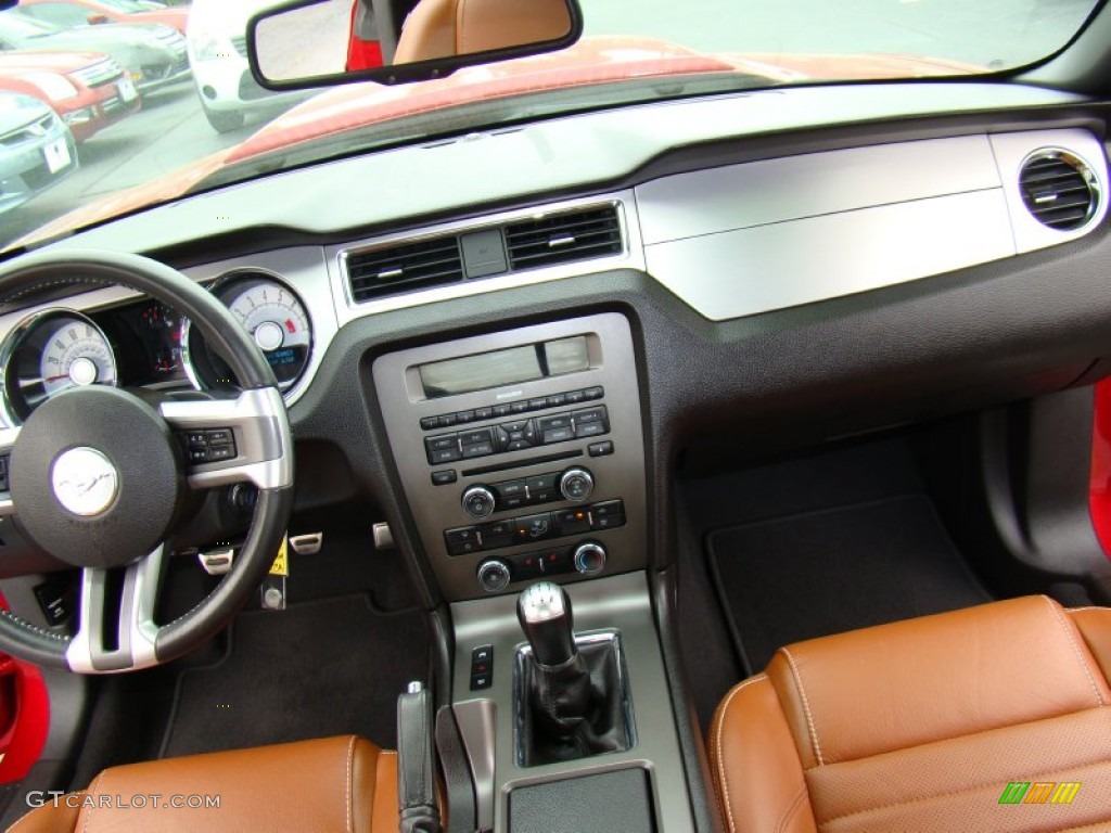 2010 Ford Mustang GT Premium Coupe Dashboard Photos