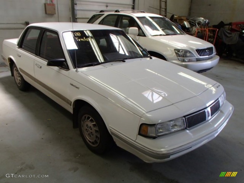 1994 Cutlass Ciera S - Bright White / Garnet Red photo #1