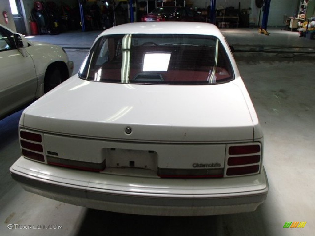 1994 Cutlass Ciera S - Bright White / Garnet Red photo #5