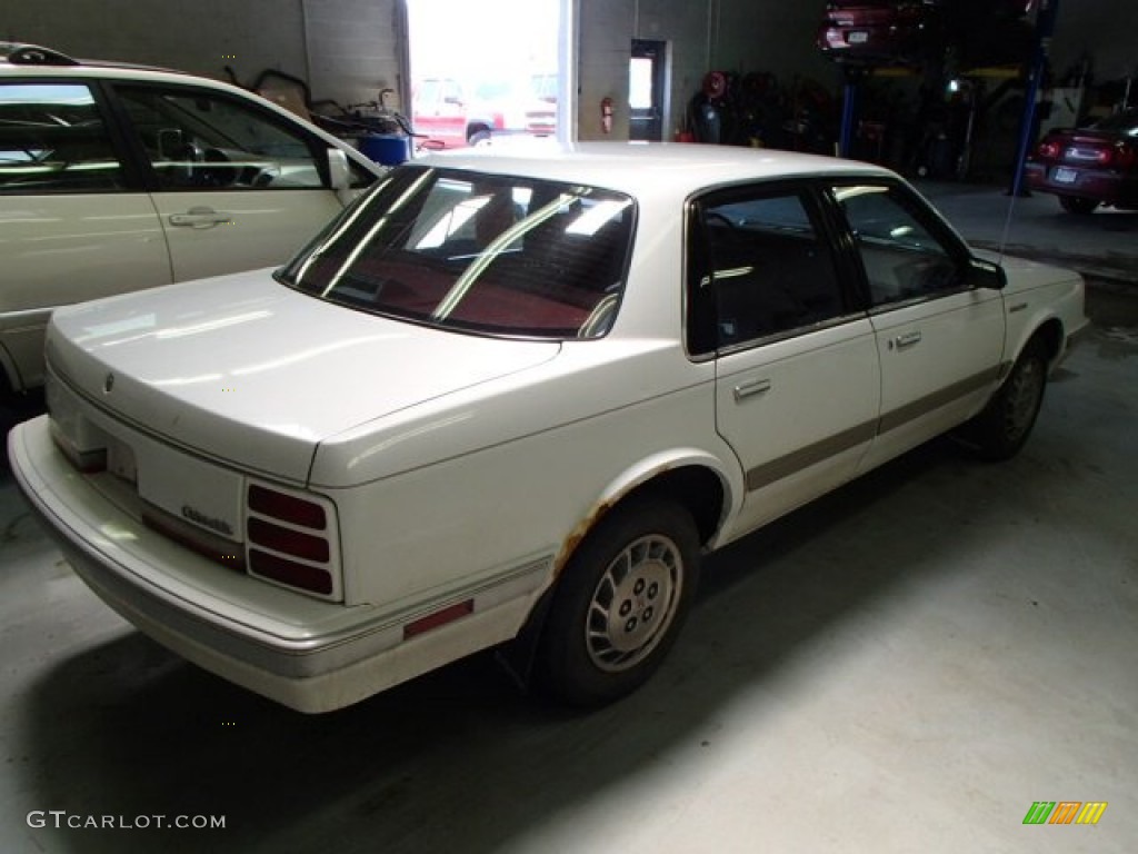 1994 Cutlass Ciera S - Bright White / Garnet Red photo #6