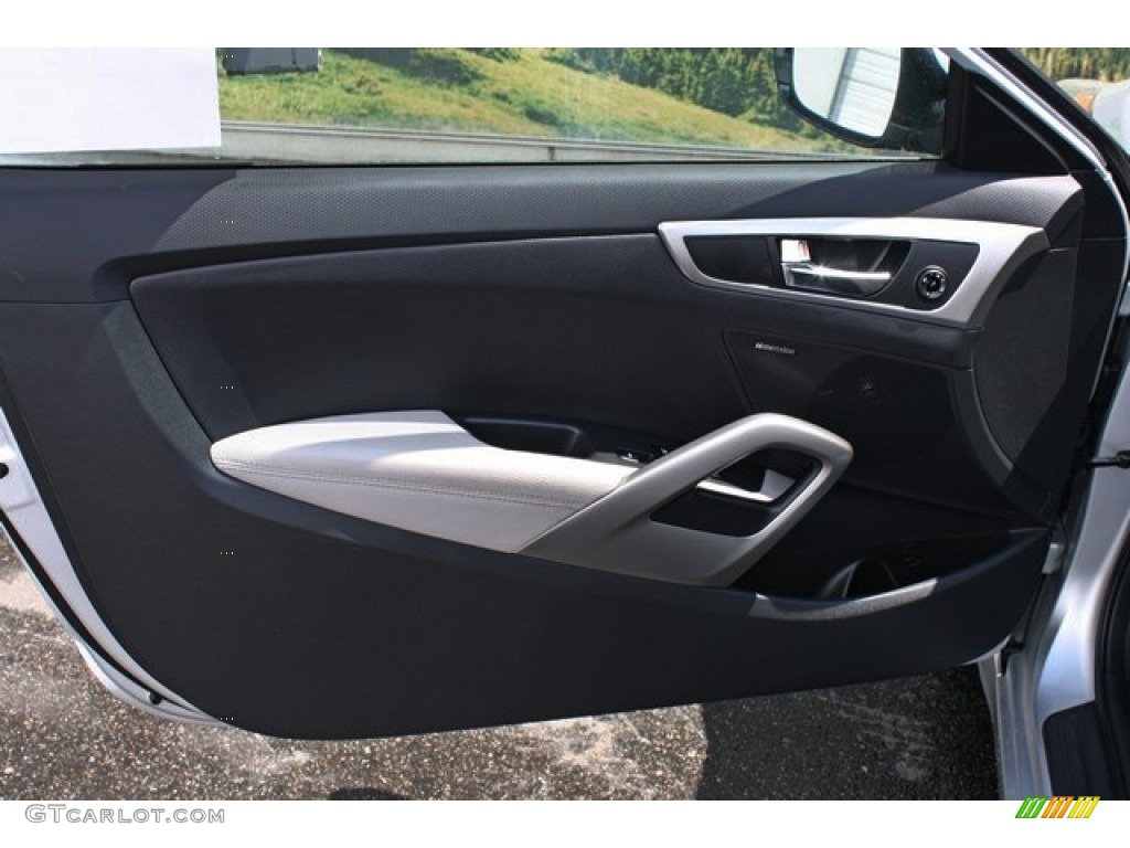 2012 Hyundai Veloster Standard Veloster Model Gray Door Panel Photo #80176618