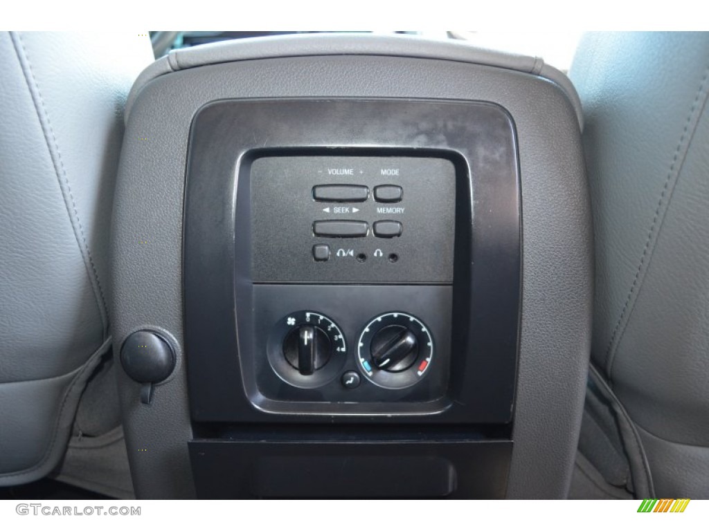 2003 Expedition XLT 4x4 - Silver Birch Metallic / Flint Grey photo #19