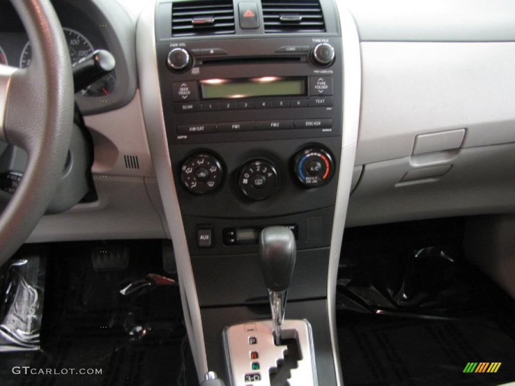 2010 Corolla LE - Blue Streak Metallic / Dark Charcoal photo #22