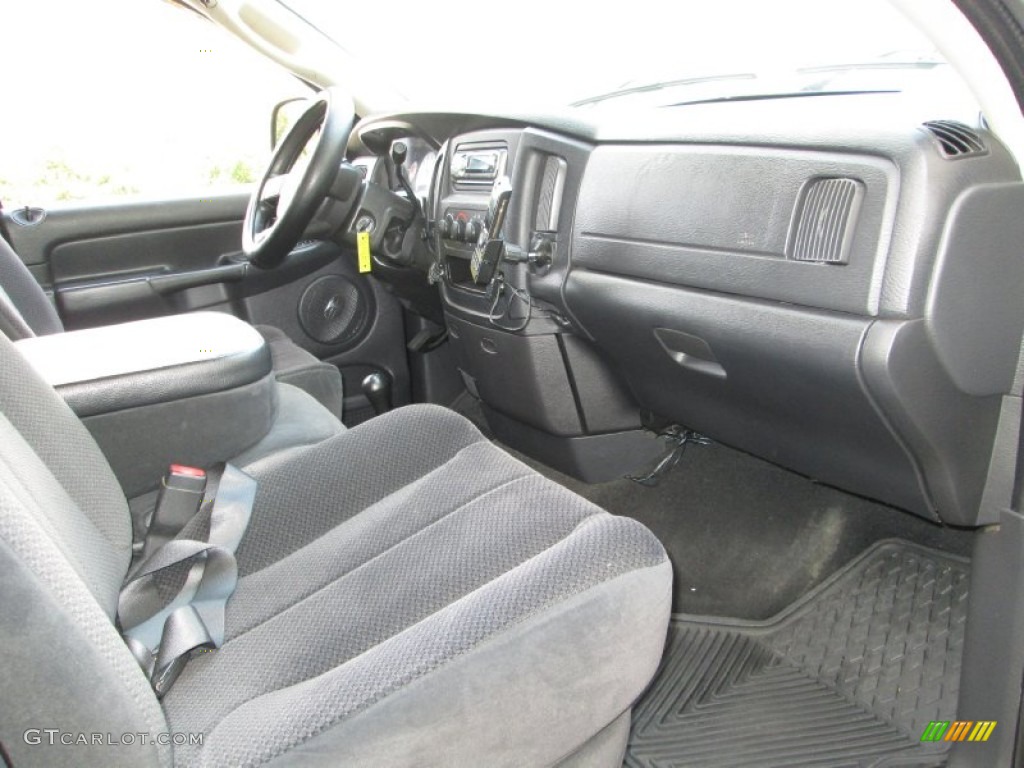 2005 Ram 1500 SLT Quad Cab 4x4 - Black / Dark Slate Gray photo #17