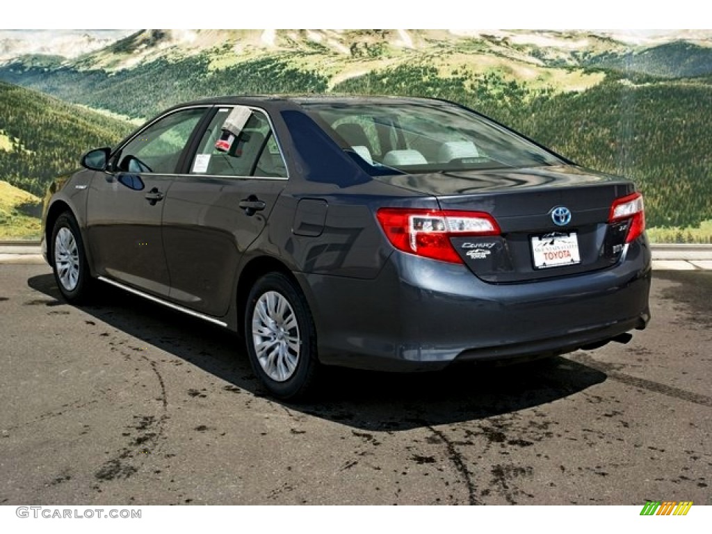 2013 Camry Hybrid LE - Magnetic Gray Metallic / Light Gray photo #2