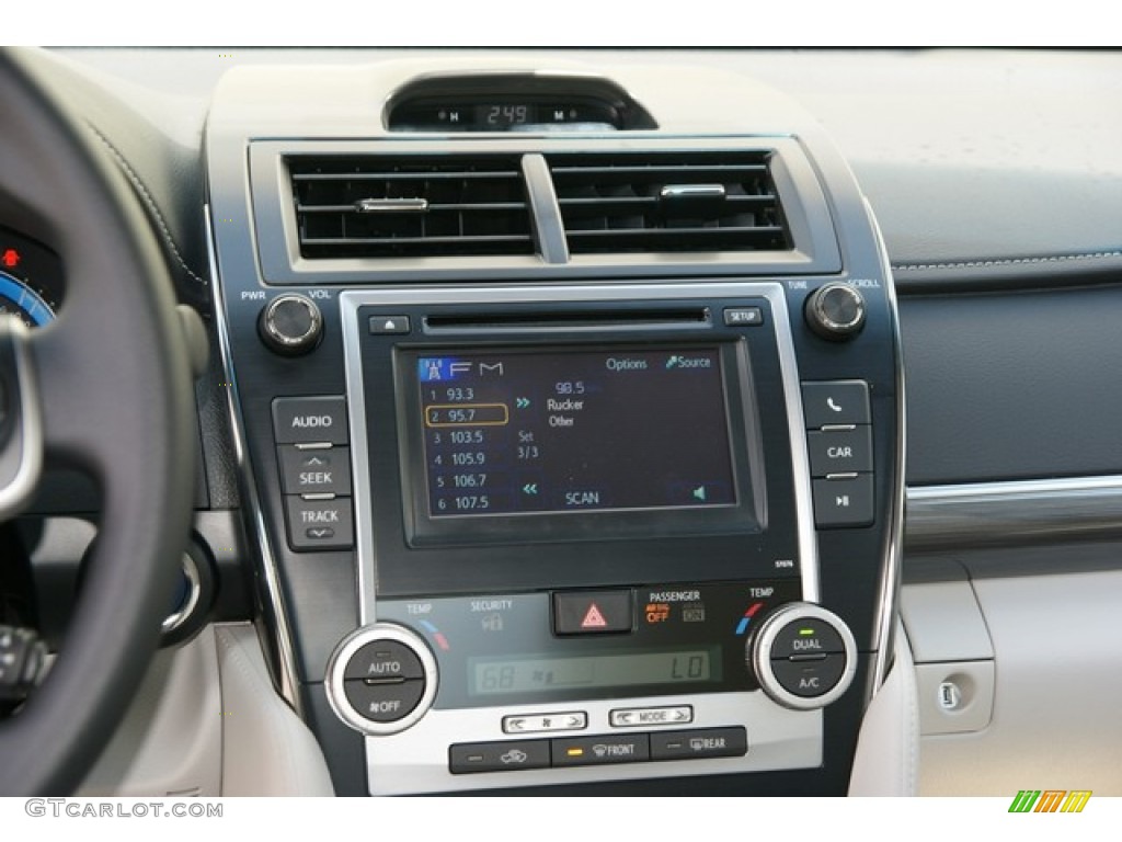 2013 Camry Hybrid LE - Magnetic Gray Metallic / Light Gray photo #6