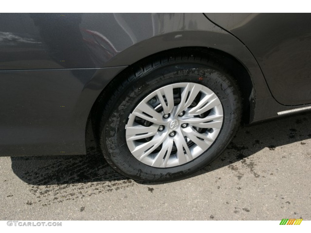2013 Camry Hybrid LE - Magnetic Gray Metallic / Light Gray photo #9