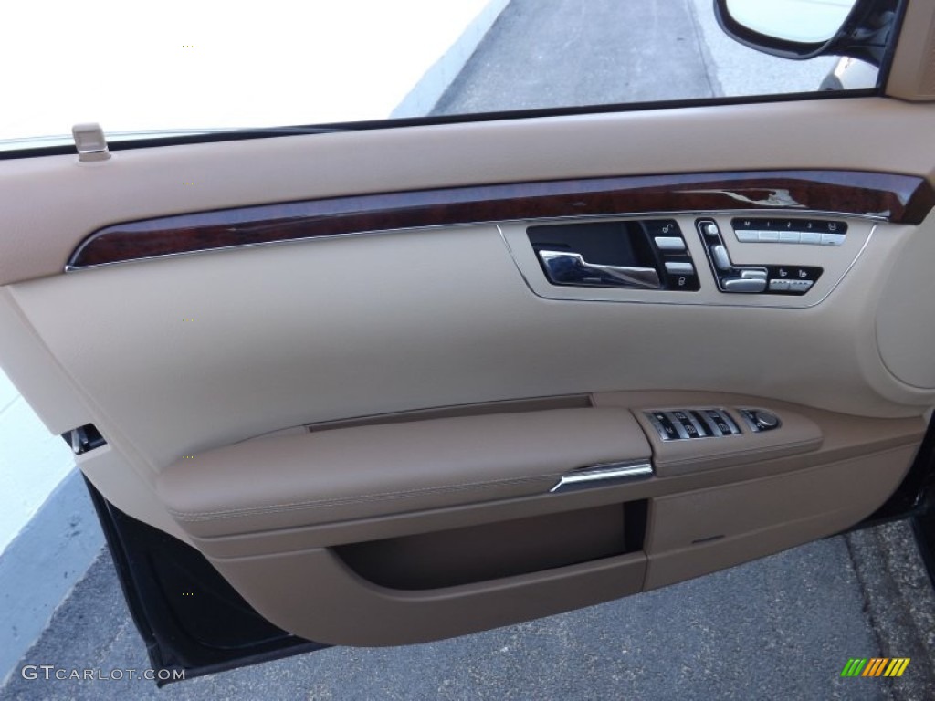 2007 Mercedes-Benz S 550 4Matic Sedan Cashmere/Savanna Door Panel Photo #80179972