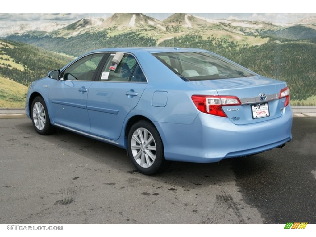 2013 Camry Hybrid XLE - Clearwater Blue Metallic / Ivory photo #2