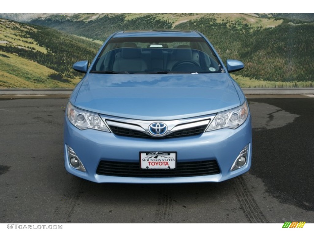 2013 Camry Hybrid XLE - Clearwater Blue Metallic / Ivory photo #3