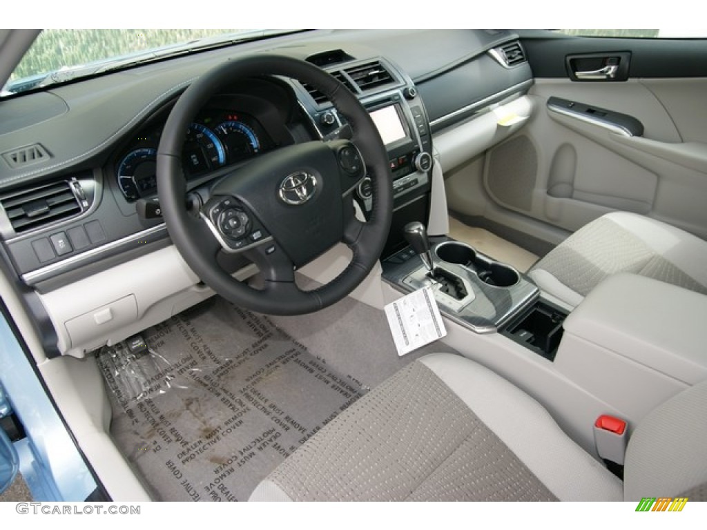 2013 Camry Hybrid XLE - Clearwater Blue Metallic / Ivory photo #5