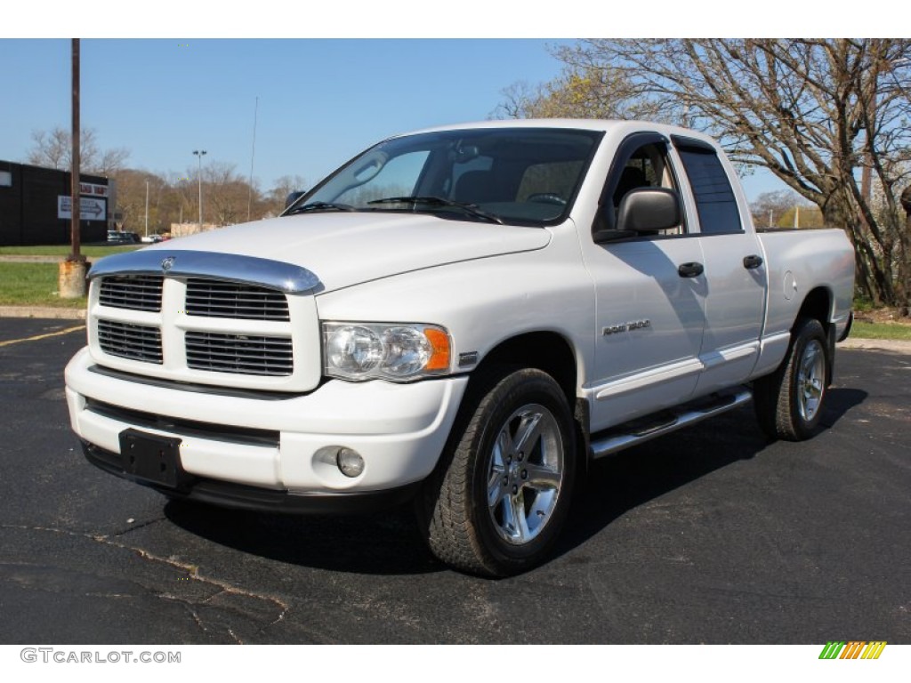 2004 Ram 1500 ST Quad Cab 4x4 - Bright White / Dark Slate Gray photo #1