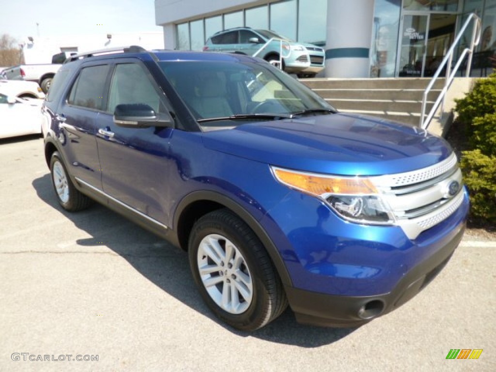 2013 Explorer XLT 4WD - Deep Impact Blue Metallic / Medium Light Stone photo #2