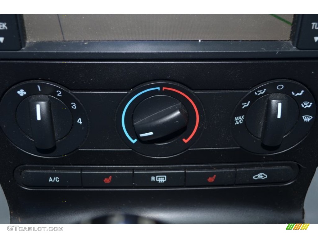 2009 Ford Mustang GT/CS California Special Convertible Controls Photos