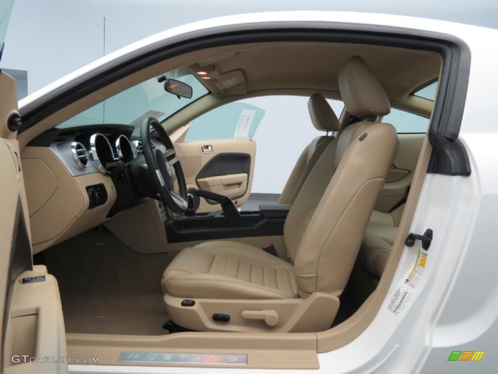 Medium Parchment Interior 2009 Ford Mustang GT Premium Coupe Photo #80184367