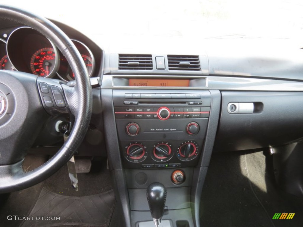 2005 Mazda MAZDA3 s Hatchback Controls Photo #80185126
