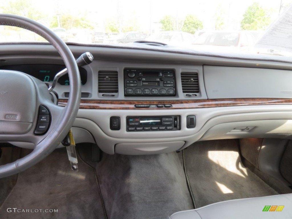 1997 Lincoln Town Car Executive Light Graphite Dashboard Photo #80185402