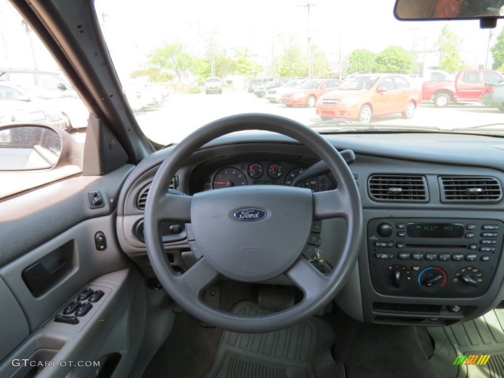 2005 Ford Taurus SE Medium/Dark Flint Dashboard Photo #80185942
