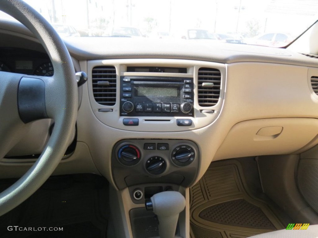 2006 Kia Rio Sedan Controls Photos