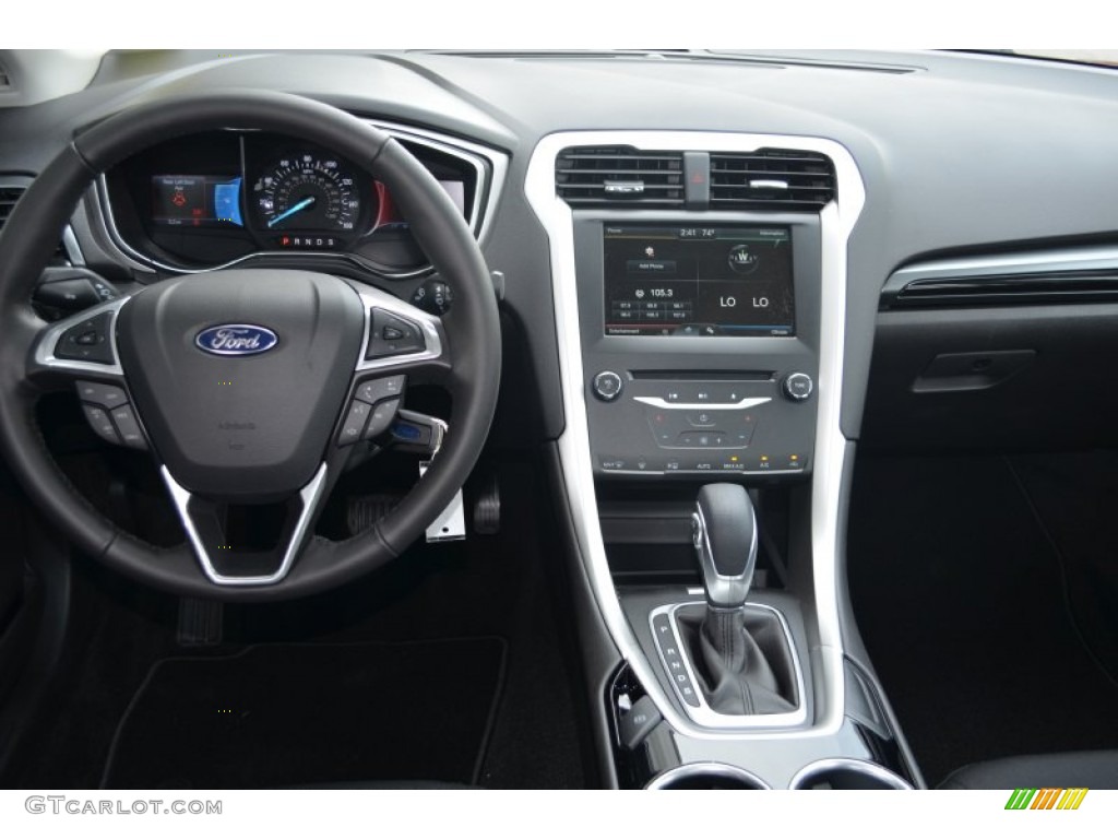 2013 Fusion SE 1.6 EcoBoost - Sterling Gray Metallic / Charcoal Black photo #21