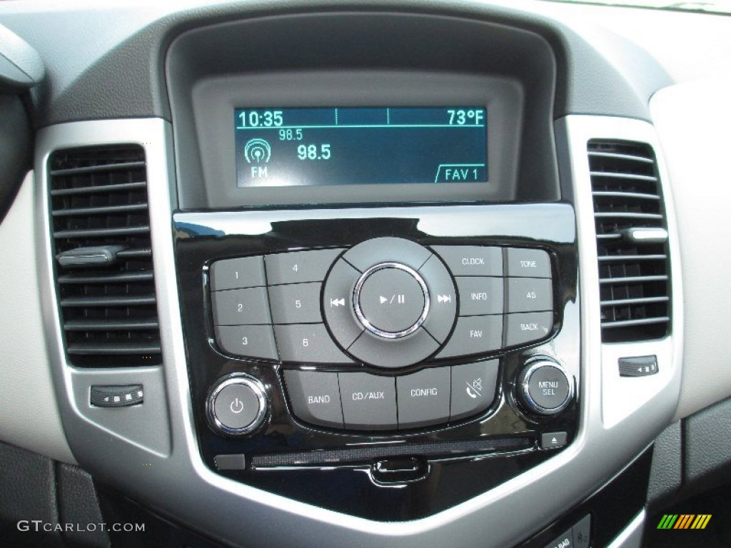 2013 Chevrolet Cruze LT Controls Photo #80188333