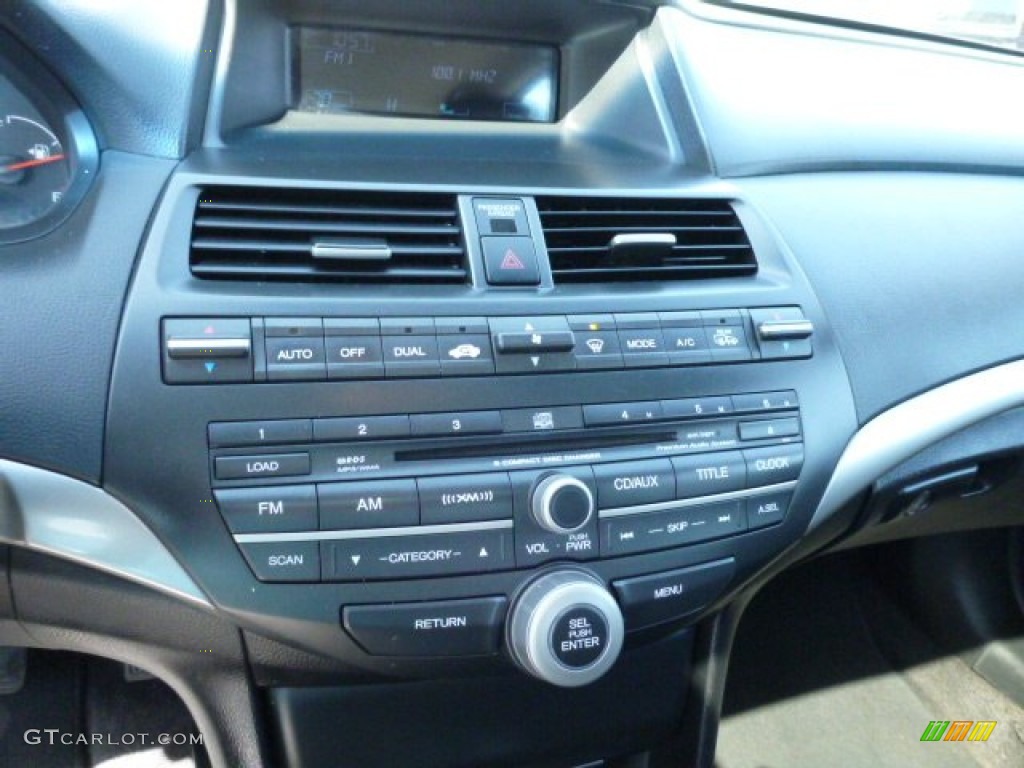 2009 Honda Accord EX-L Sedan Controls Photos