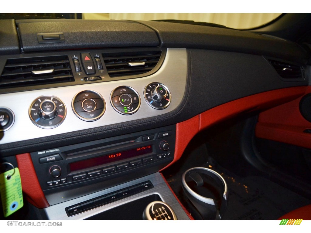 2009 BMW Z4 sDrive30i Roadster Controls Photo #80191184