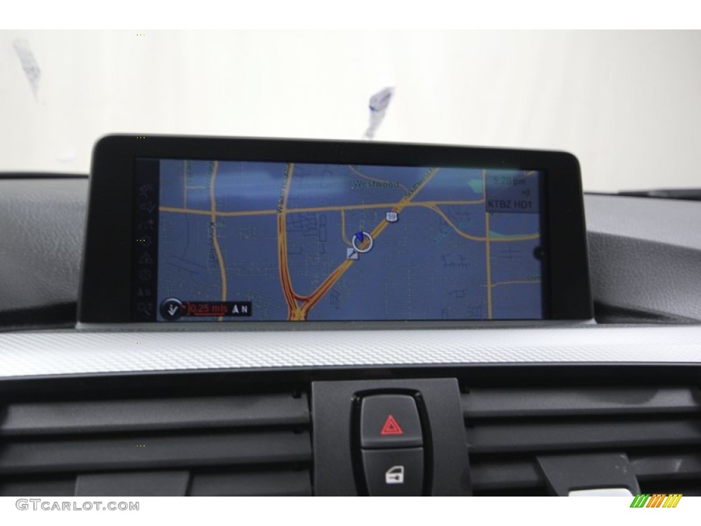 2013 3 Series 328i Sedan - Black Sapphire Metallic / Black photo #17