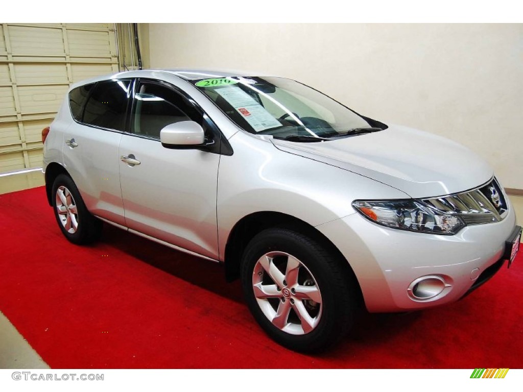 Brilliant Silver Metallic Nissan Murano