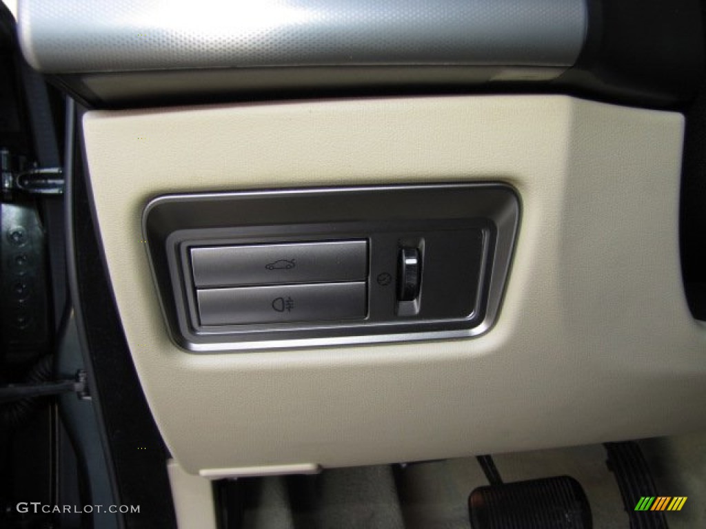 2009 Jaguar XF Supercharged Controls Photo #80197717