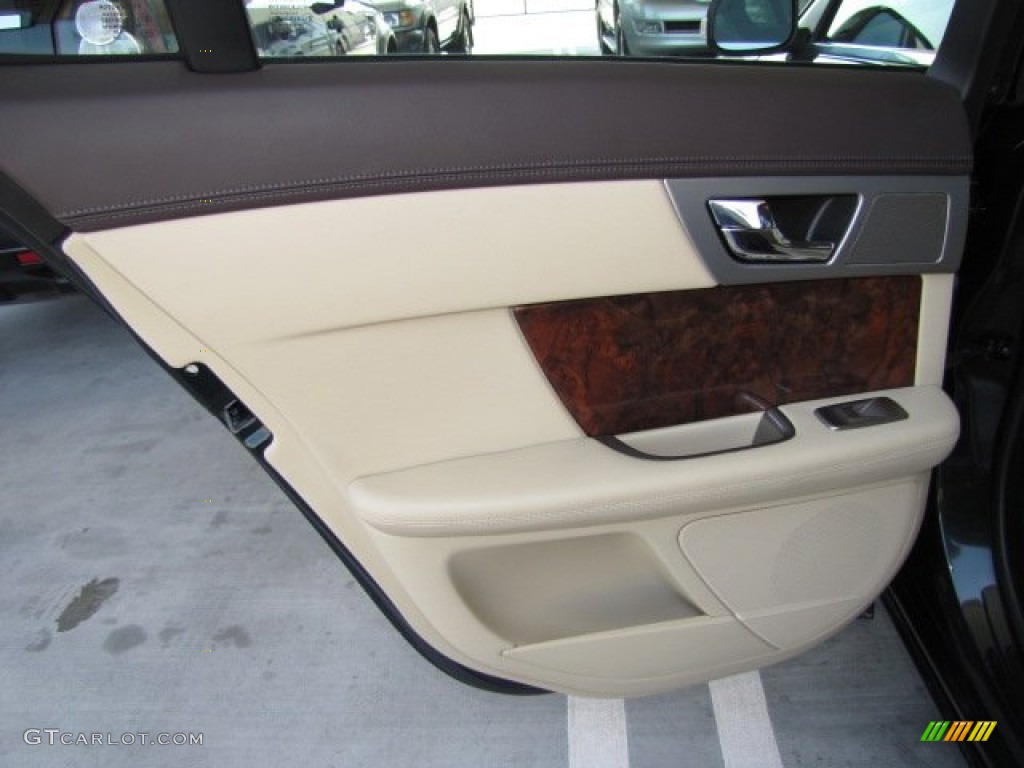 2009 Jaguar XF Supercharged Champagne/Truffle Door Panel Photo #80197795