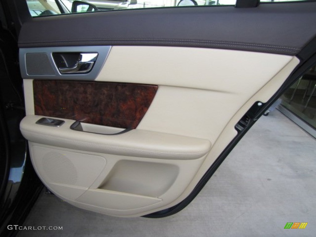 2009 Jaguar XF Supercharged Champagne/Truffle Door Panel Photo #80197813