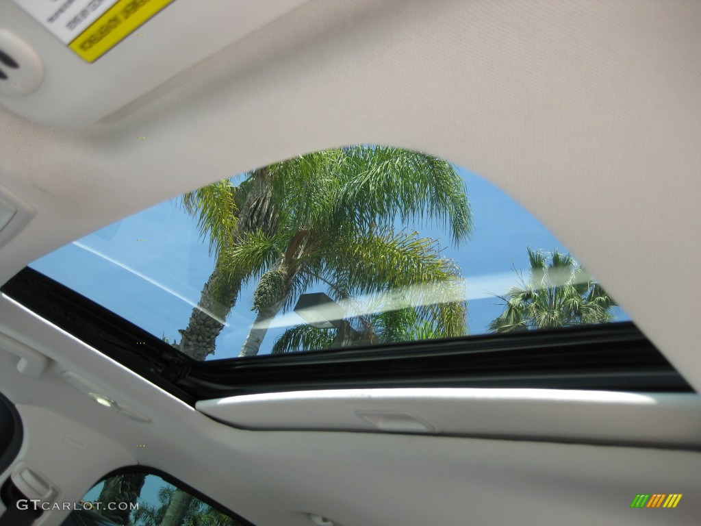2012 Ford Focus Titanium 5-Door Sunroof Photos