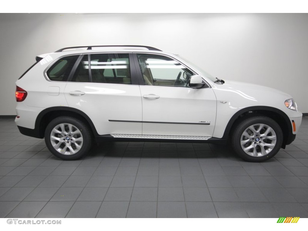 2013 X5 xDrive 35i Premium - Alpine White / Sand Beige photo #2