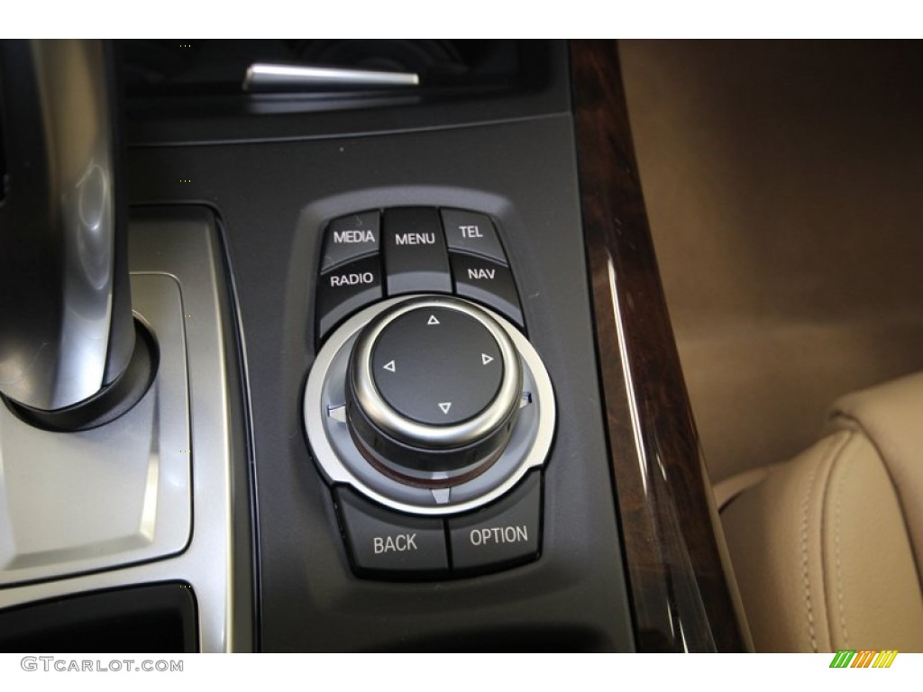 2013 X5 xDrive 35i Premium - Alpine White / Sand Beige photo #22